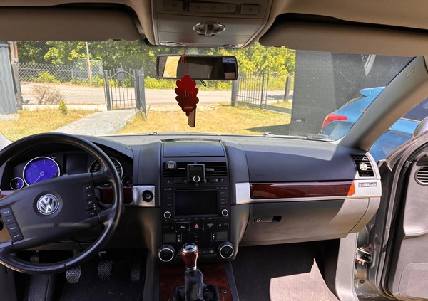 Volkswagen Touareg cena 22700 przebieg: 234000, rok produkcji 2004 z Miłosław małe 154
